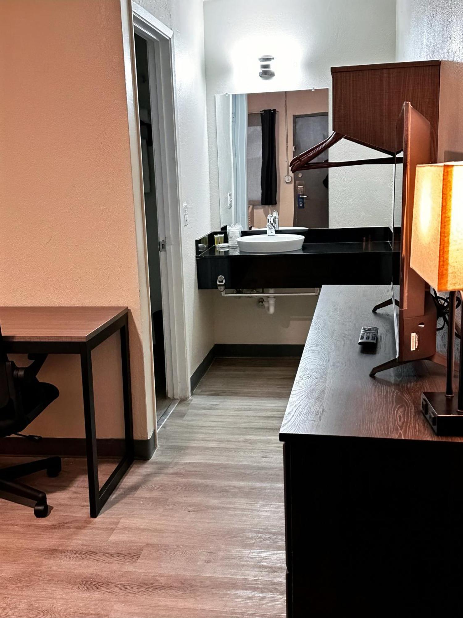Studio City Suites, A Travelodge By Wyndham Texarkana ภายนอก รูปภาพ