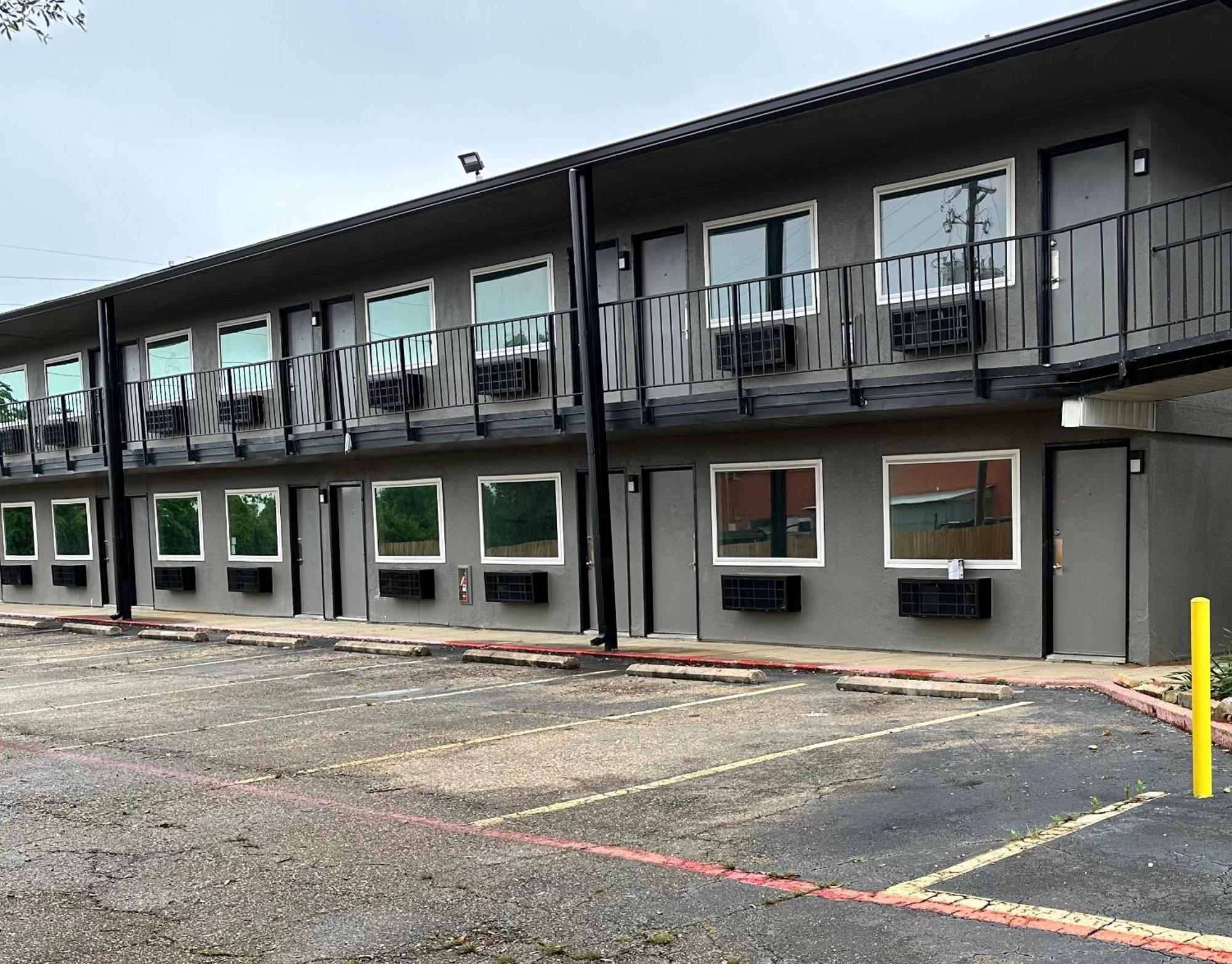 Studio City Suites, A Travelodge By Wyndham Texarkana ภายนอก รูปภาพ